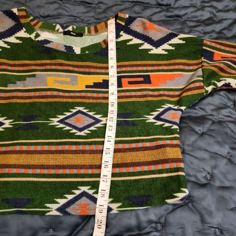 Aztec Patterned Long Sleeve Top - Picture 4 of 6